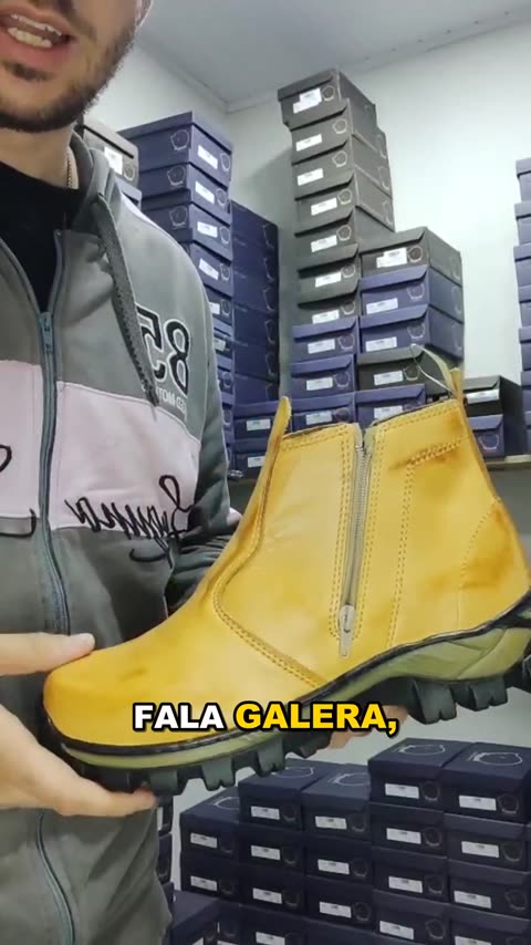 Botina com Zíper de Couro Nobuck Solado Taurus REF 529 Bege, capa do vídeo 1