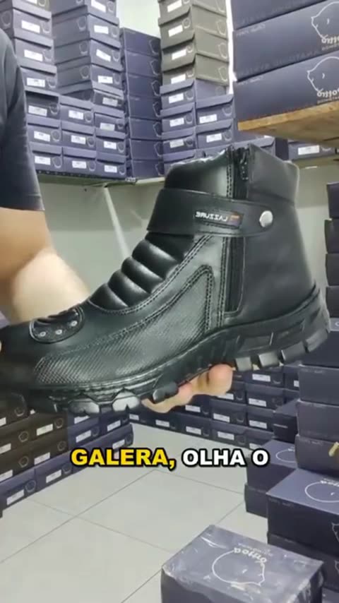 Coturno Motoqueiro Masculino de Couro com Zíper REF 9000 Preto, capa do vídeo 1