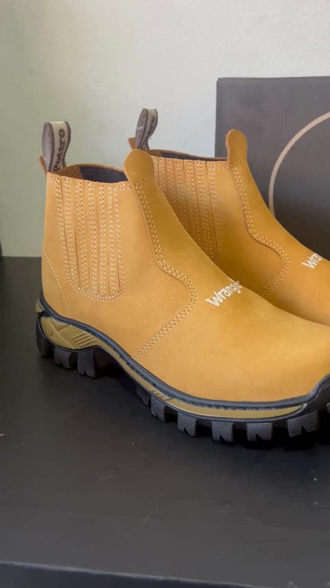 Botina Wrangler de Couro Nobuck REF 504 kamel, capa do vídeo 1