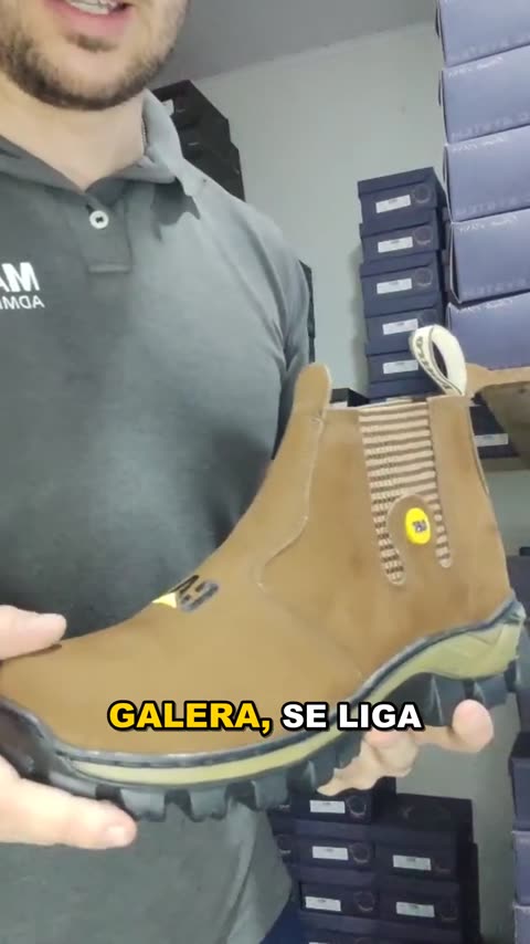 Botina Masculina Couro Nobuck CAT REF 519 Castor, capa do vídeo 2