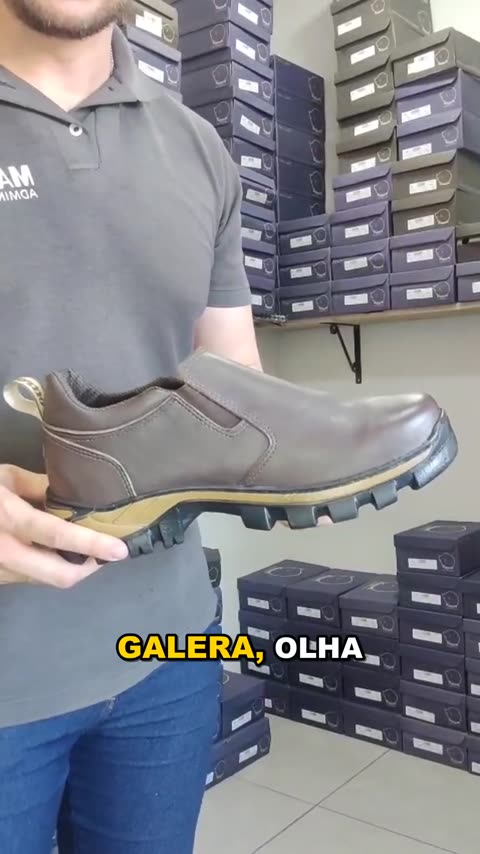 Botina de Couro Látego Cano Baixo REF 530 Café, capa do vídeo 1