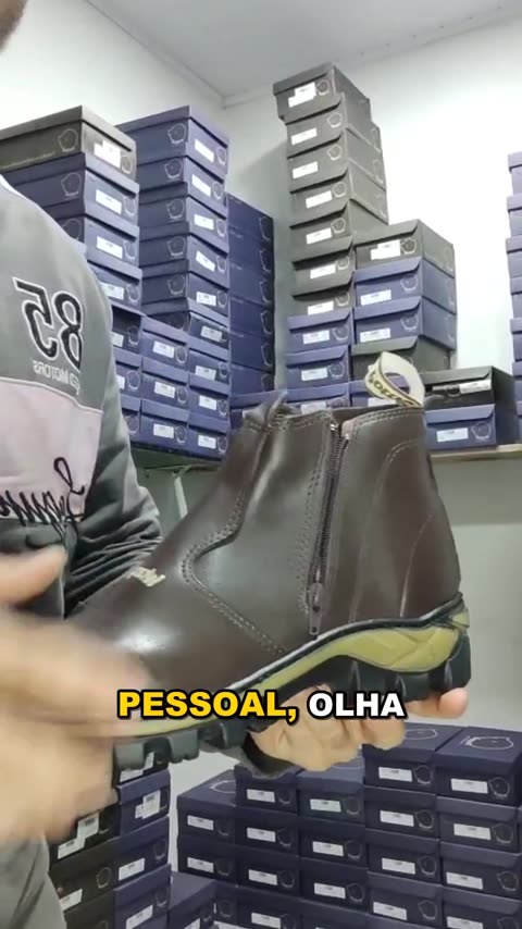 Botina de Couro Nobuck com Zíper REF 539 Café Látego, capa do vídeo 1